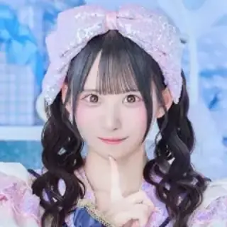 加藤ひな