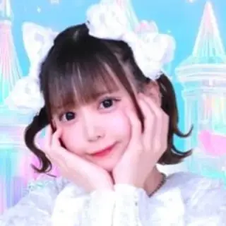 綾咲くるみ