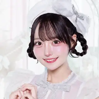 四葉すみれ