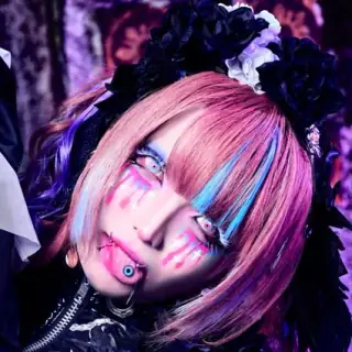 喪那（もな）
