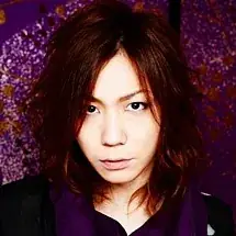 女雅(NAOKI)