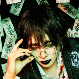 八咫 桃華